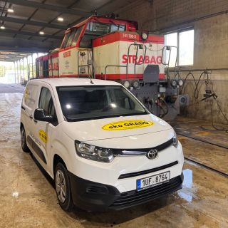 🚂 Z obyčejného mytí se stal pořádný facelift! Lokomotiva prošla proměnou za pomocí přípravků Reactive Rust Remover 1:1 a...